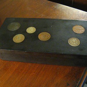 🛍 Mid Century 1960's Embedded Antique Coins Lid Box
